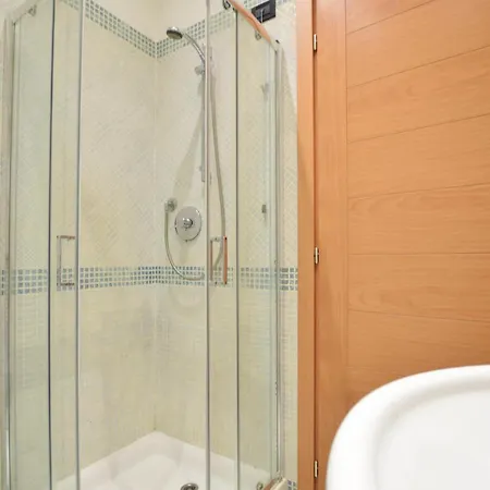 Apartment 1 Bedroom Awesome In *